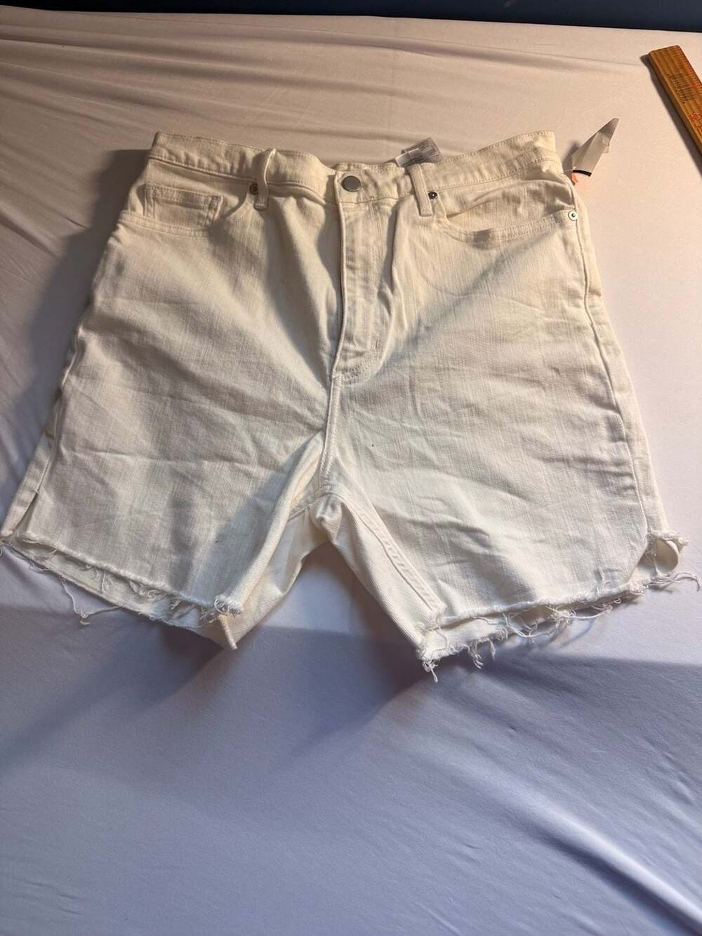 Banana Republic Premium Denim High-Rise Straight White Cut-Off Shorts Size 32